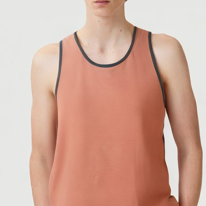 Lightweight breathable pre-shrunk vest - Image 5