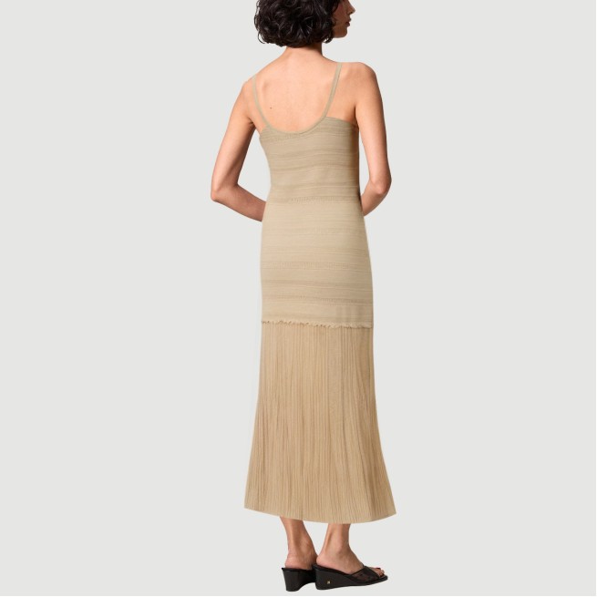 Elegant hollow flared knitted maxi skirt - Image 4